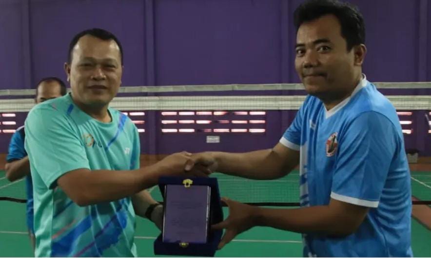 PT. Surya Timur Line Merak Raih Juara 2 di Turnamen Bulu Tangkis Guyub Rukun Instansi Pelabuhan Merak
