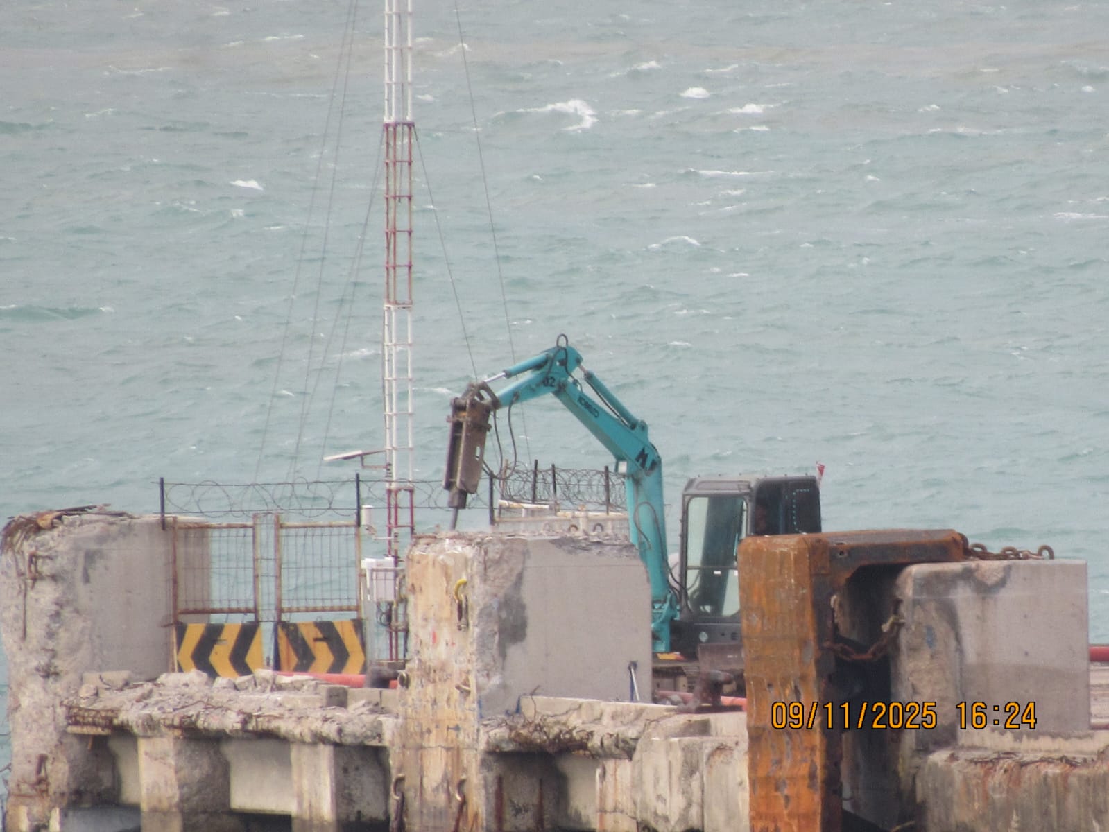 ASDP Merak Perbaiki Fender Dermaga 7 Tingkatkan Keamanan Sandar Kapal
