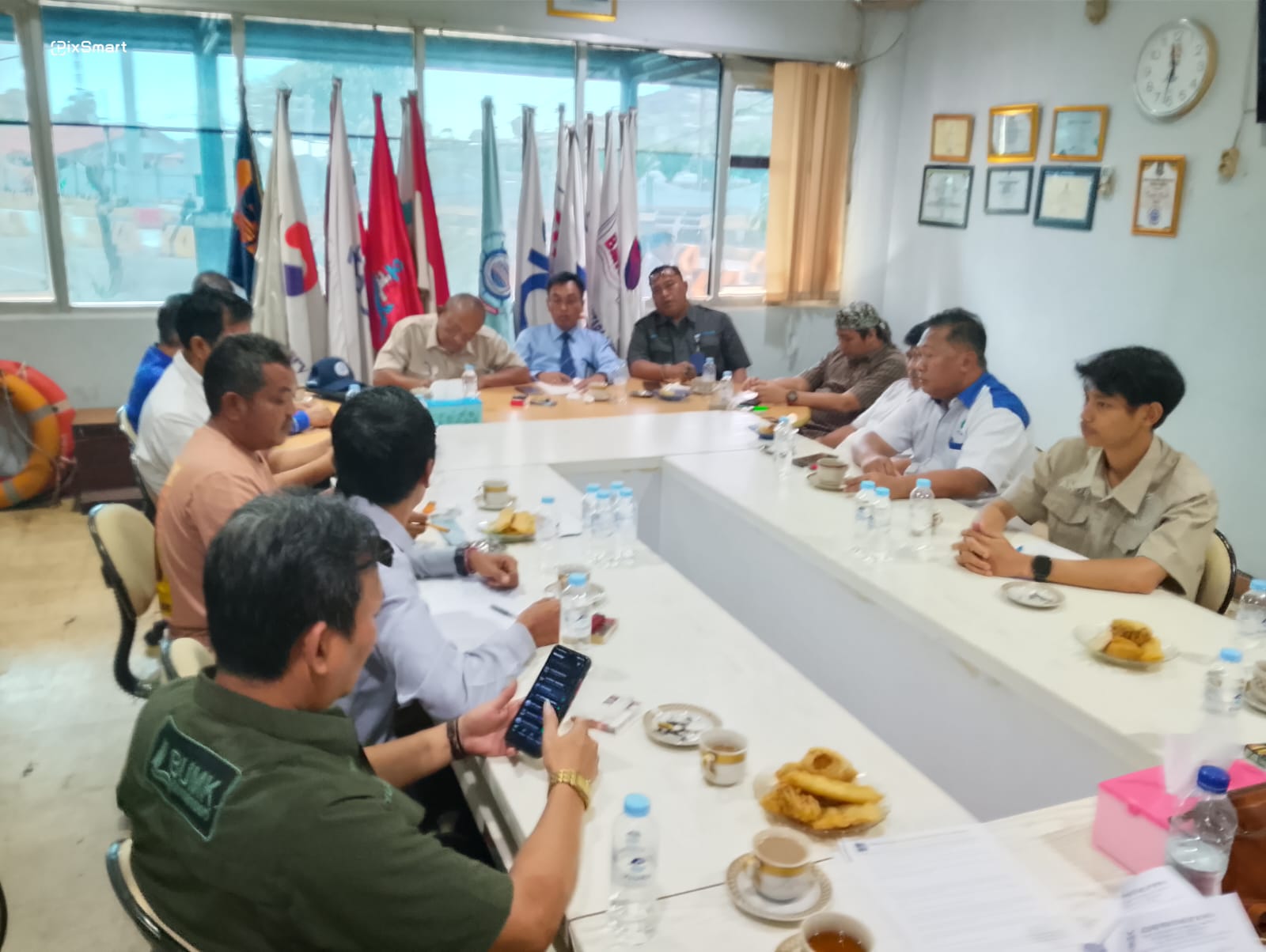 Audiensi BUMKel Taman Sari–Gapasdap di Merak Peluang Usaha Kantin Kapal Terbuka, Dugaan Monopoli Disorot