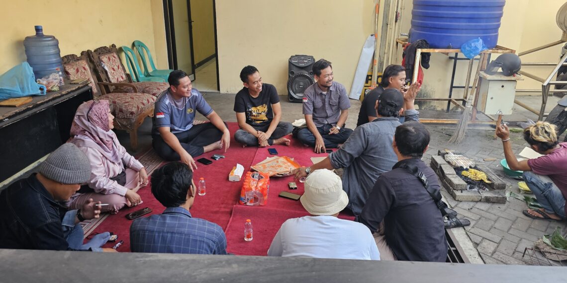 Kapolsek KSKP Merak IPTU Agie Dwisetio Putra Perkuat Sinergi dengan Awak Media