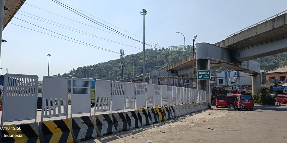 ASDP Merak Tingkatkan Standar Keselamatan Melalui Sterilisasi Kawasan dan Pembangunan Pedestrian Fence