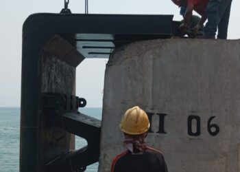 Perbaikan Fender Dermaga 7 Jadi Upaya Tingkatkan Keselamatan Sandar Kapal di ASDP Cabang Merak