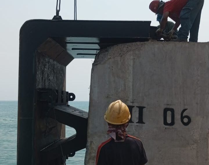Perbaikan Fender Dermaga 7 Jadi Upaya Tingkatkan Keselamatan Sandar Kapal di ASDP Cabang Merak