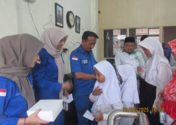 PT Alhadi Lampung Berjaya Rayakan Anniversary ke-1 dengan Santunan Anak Yatim di Merak