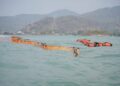 ASDP AMANKAN LOKASI KMP BATUMANDI: BUOY TERPASANG, OIL BOOM DIGELAR CEGAH CEMARAN